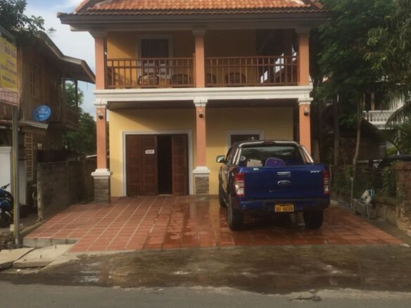 ID: 4053 – 12 rooms guesthouse in town of Luangprabang City and near main road for sale.