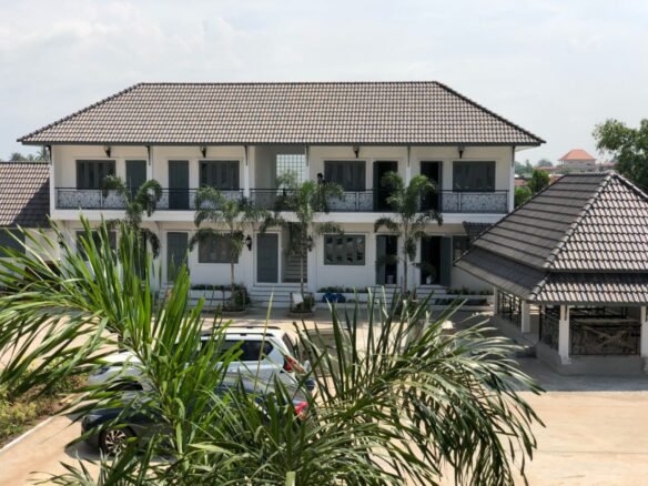ID: 4055 – European hotel with nice furniture for sale in Ban Sisomseun