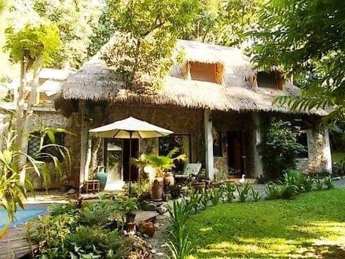 ID: 3989 – Affordable villa with swimming pool by National road 13 south of Luangprabang Province.