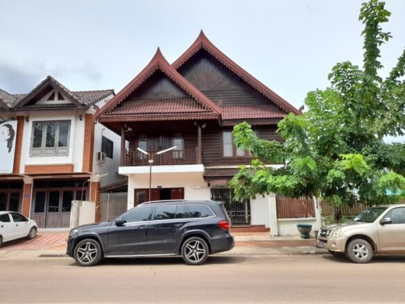 ID: 4573 – Lao contemporary house behind Thatlouang for sale