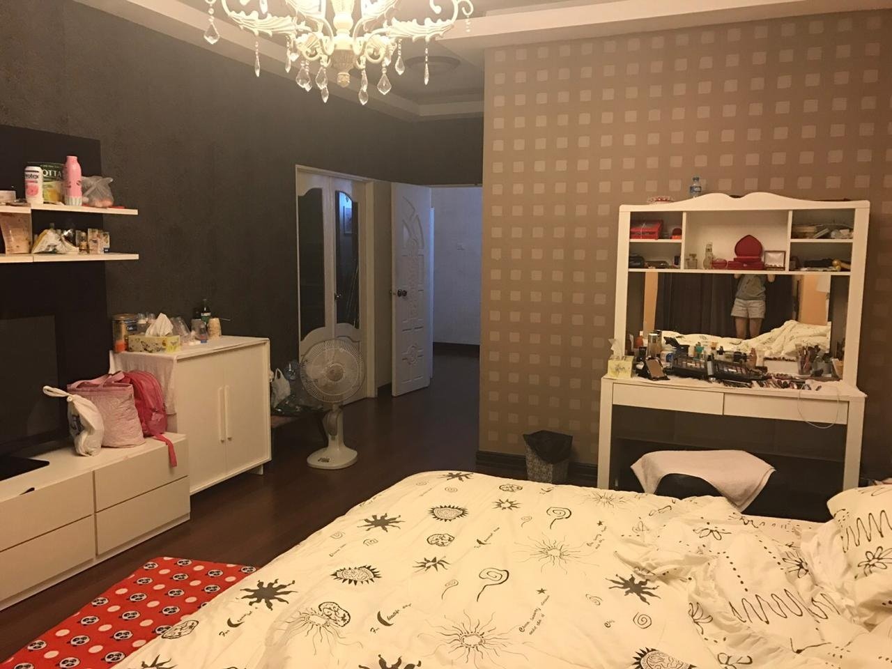 ID: 4566 – Modern house near Poysian Bulgogee Restaurant for sale.