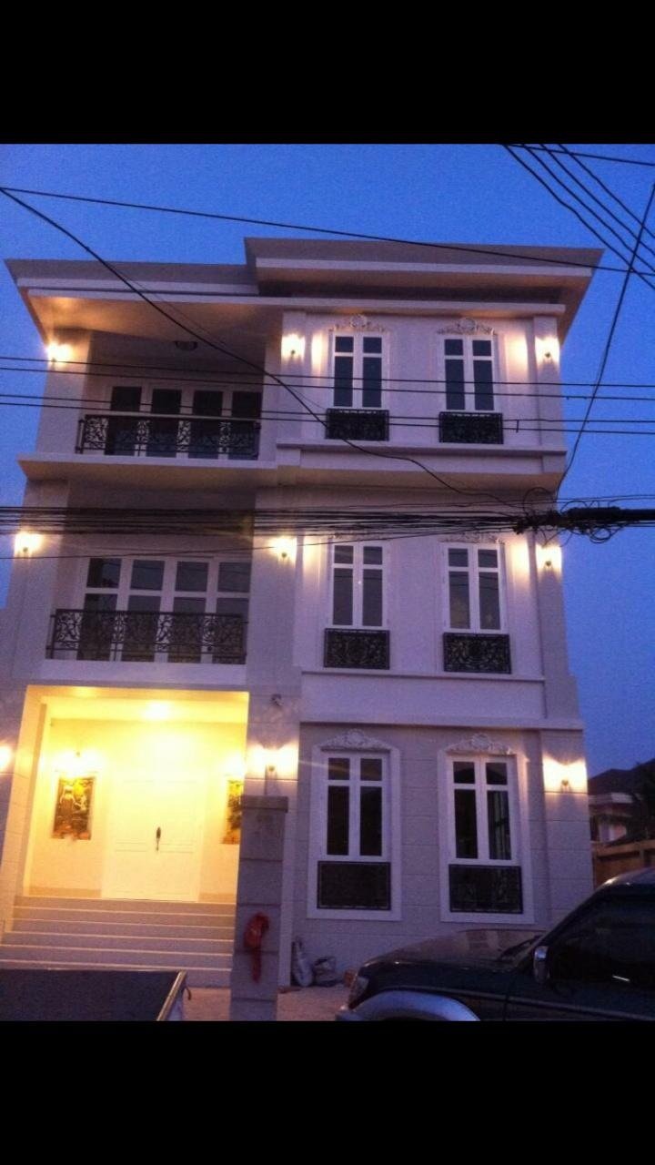 ID: 4566 – Modern house near Poysian Bulgogee Restaurant for sale.