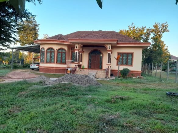 ID: 4589- Nice villa with large land near Nongphaya market for sale