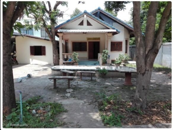 ID: 4533- Villa with large yard near Sivilay Market for sale