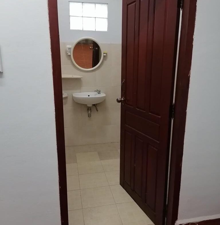 768