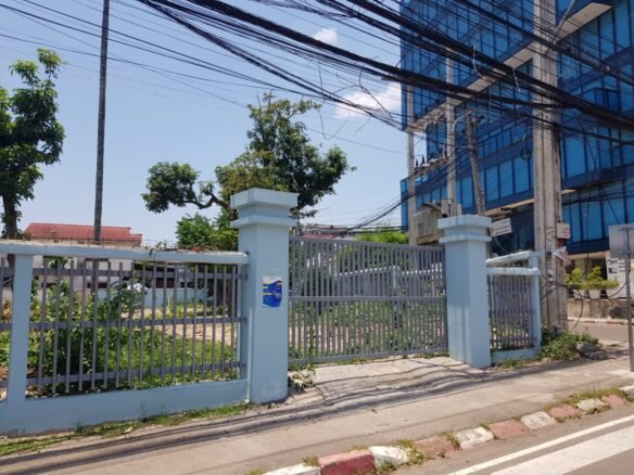 ID: 4442 – Large land by main road for sale in downtown, Land near Ministry of Foreign Affairs and Embassy of Vietnam.