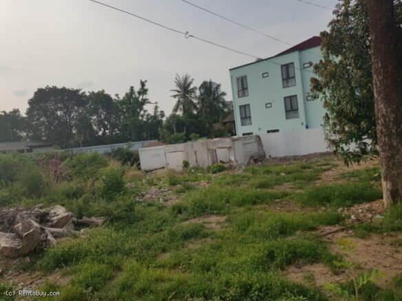 ID: 4457 – Nice land by main road in city center near Mekong riverside for sale in Ban Khountatha.