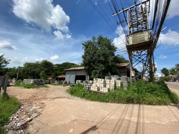 ID: 4572 – Large land by main road of Thadeua road near U.S Embassy for sale.