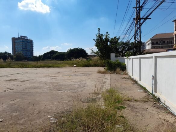ID: 4586-Large land by concrete road near Xangphueak convention hall for sale.