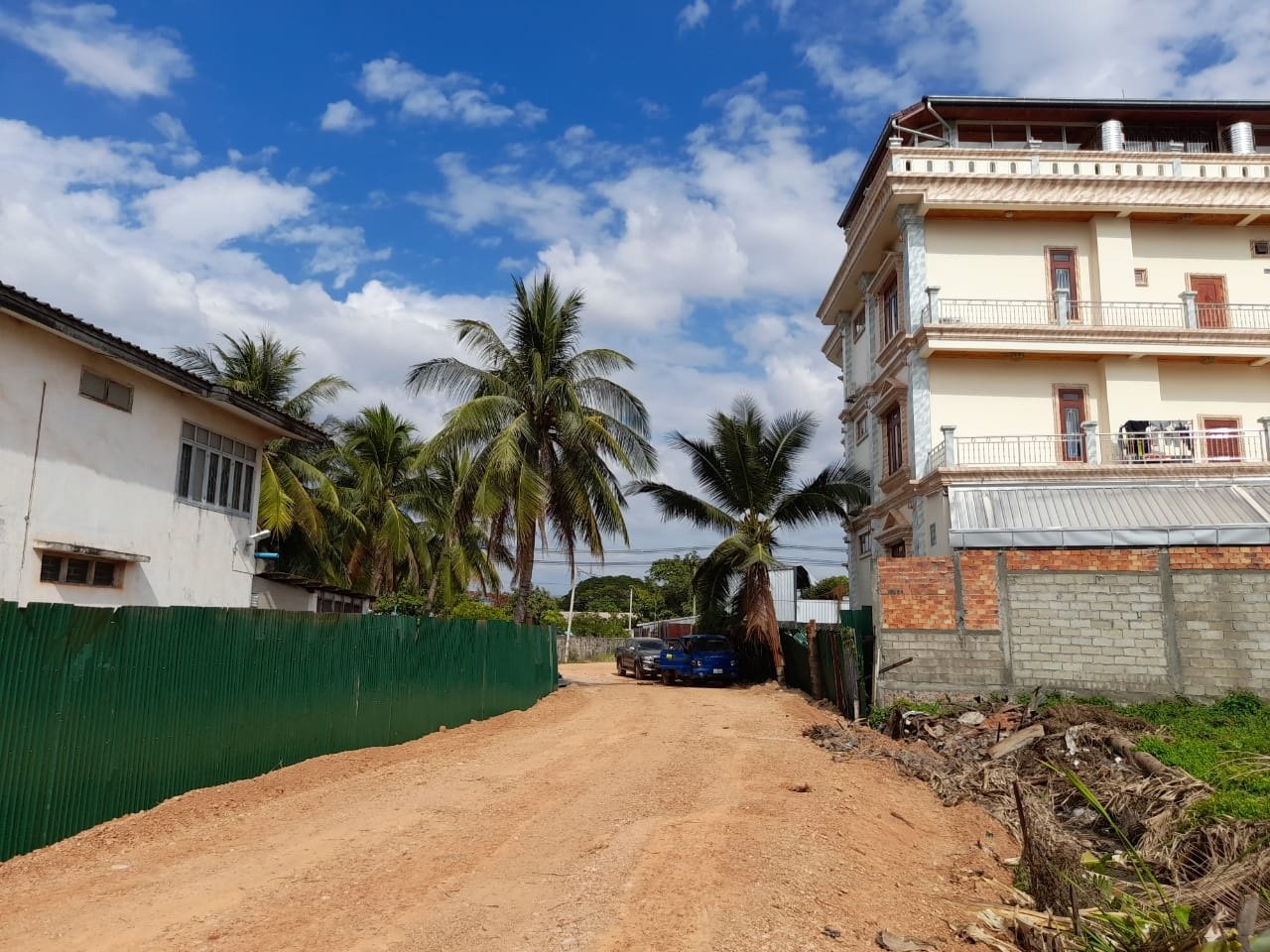 Land-for-sale6 ID: 4590- Nice land near Patuxay and Ministry of finance for sale.