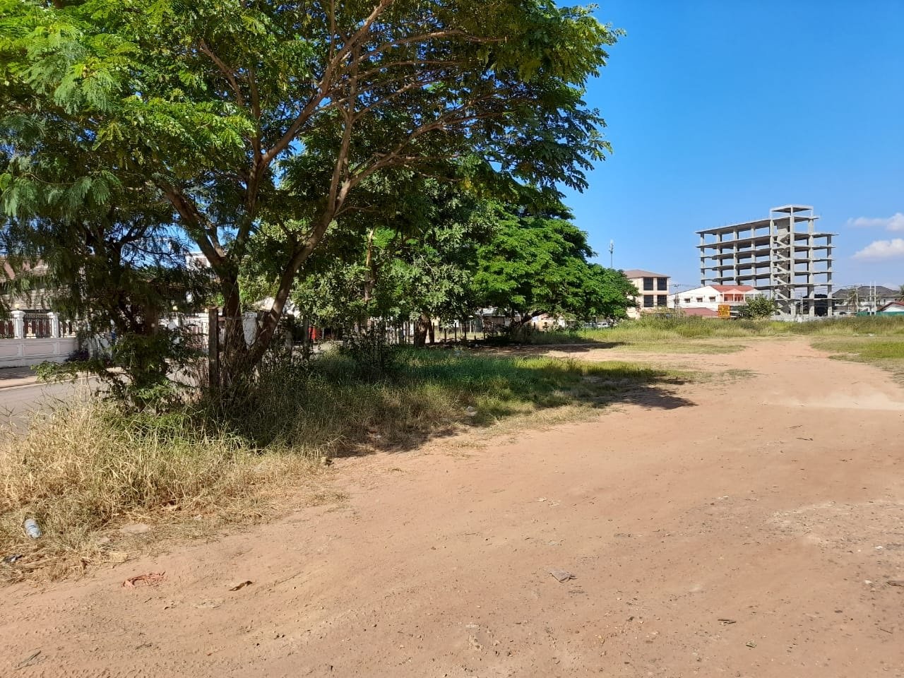 Land-for-sale9 ID: 4586-Large land by concrete road near Xangphueak convention hall for sale.