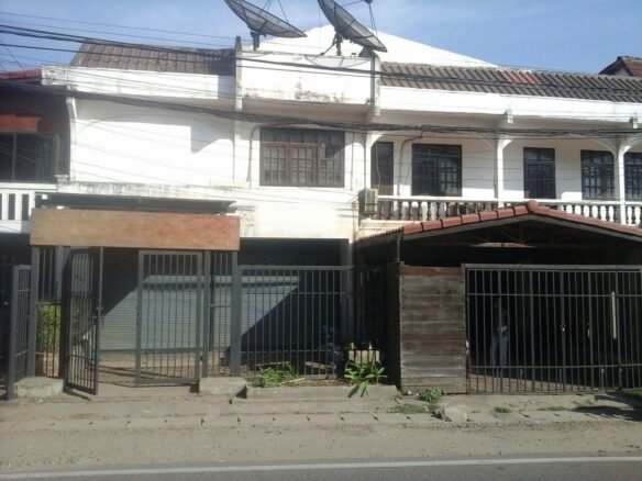 ID: 810 – Office for rent by main road near French International School