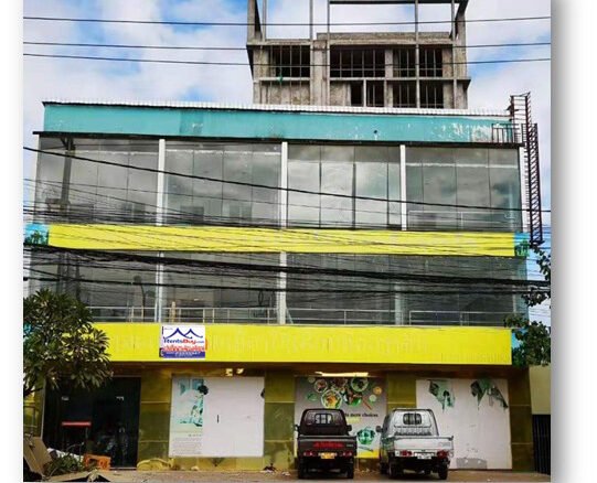 ID: 4587- Building/Office by main road of Souphanouvong road in downtown for rent.