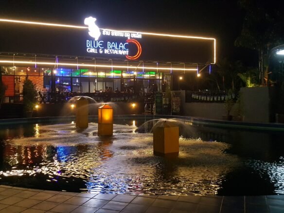 ID: 3356 – Restaurant business in development area and main road for rent.