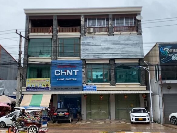 ID: 4568 – Shop house by main road of kaisone road for sale.