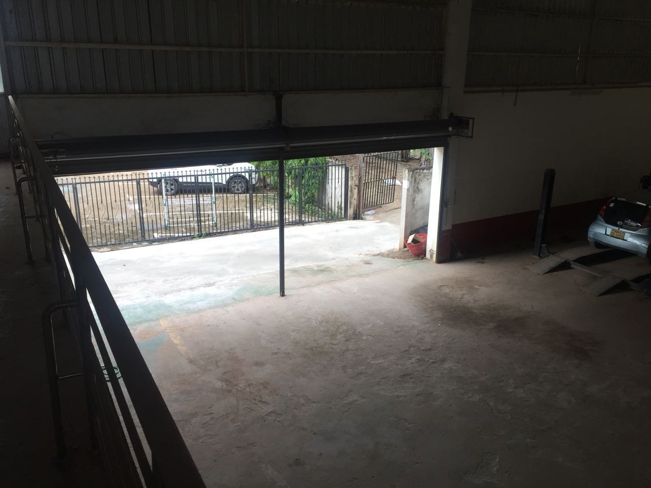Showroom-for-rent-Saysettha-Vientiane_Lao 4 ID: 4125 – The Auto show room in city next to main road for rent.