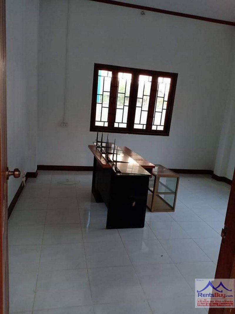Villaforrentnearangkhamhotel05 ID: 4563-Well-Located Property with Chanote Deed in Saysettha – Buy or Rent Near J-Mart & PhonKeng Market