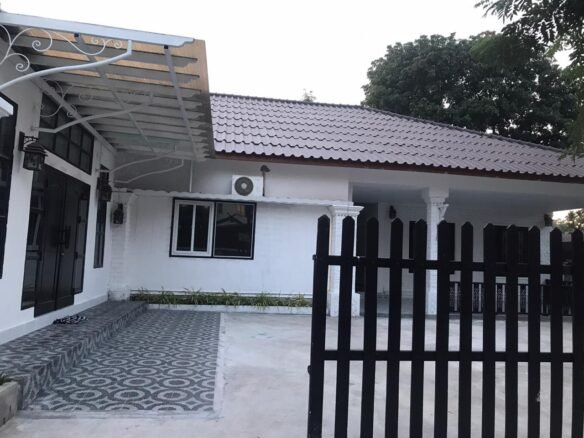 ID: 4581 – The new modern house in diplomatic area for rent
