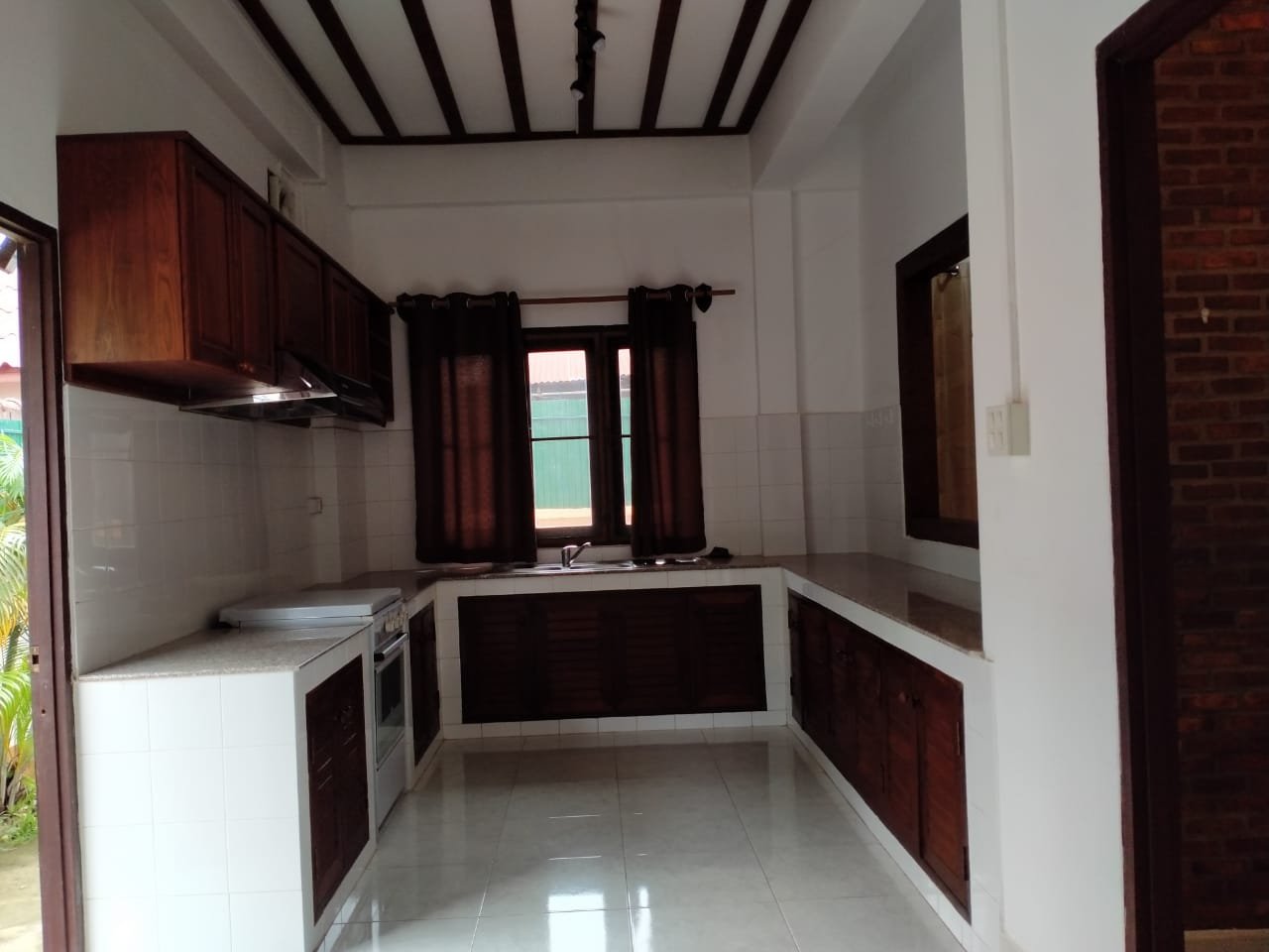 ID: 4536-Lao contemporary house near Suanmone market for rent