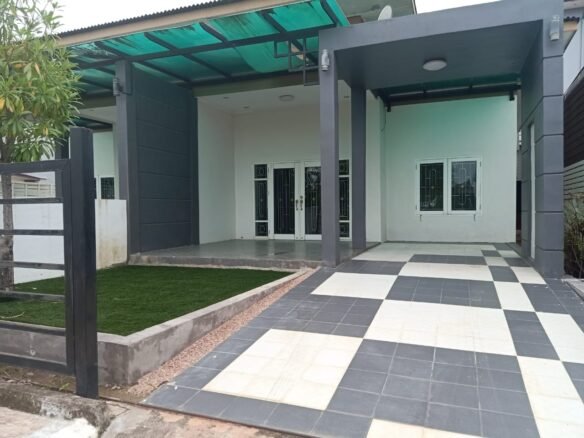 ID: 4583 – The beautiful twin house near Thongpong Market for sale