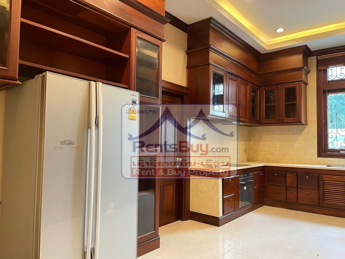 ID: 4445 – Luxury house near the National Convention Hall and Lao National Television for rent