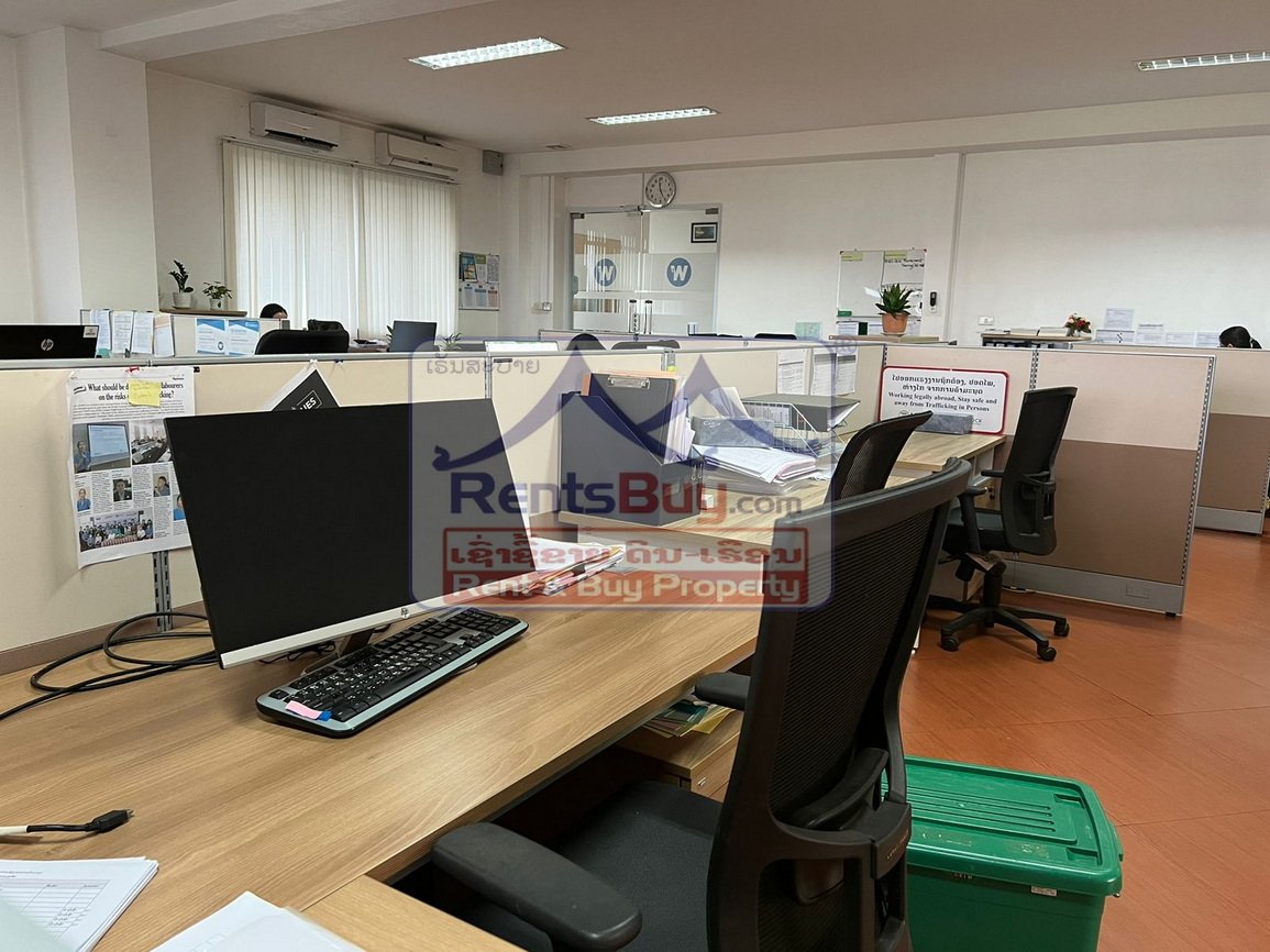 rentbuilding02 ID: 2223 – Office for rent near Thatluang 50m to main street
