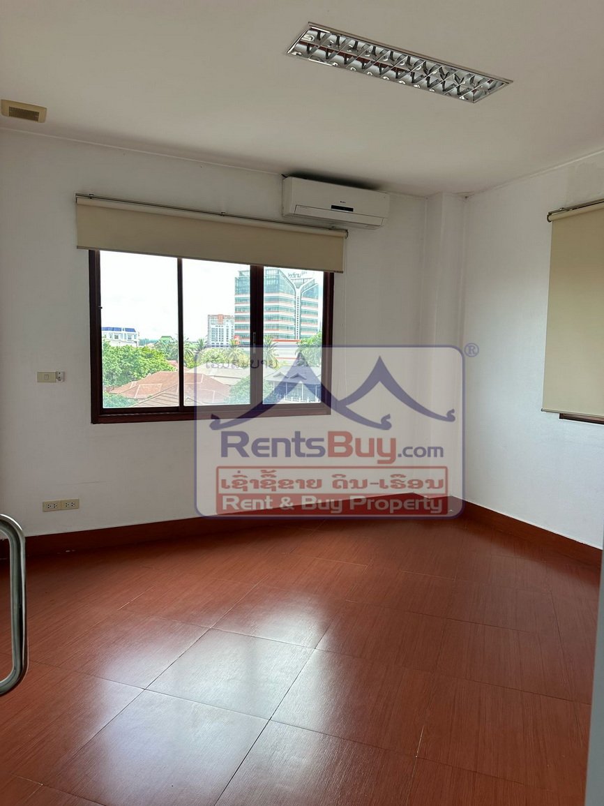 rentbuilding10 ID: 2223 – Office for rent near Thatluang 50m to main street