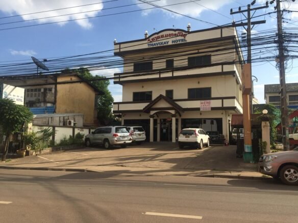 ID: 4226 – Nice hotel in town next to main road near Patuxay for rent and sale in Ban Sisavart.