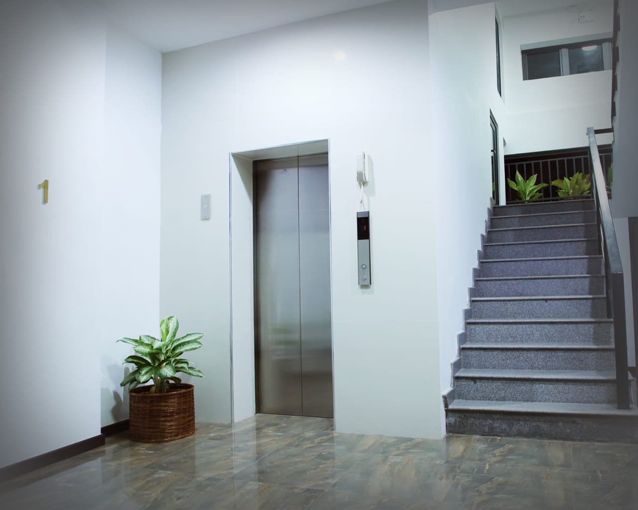 ID: 4375 – Quiet and pleasant apartment in Ban Naxay for rent.