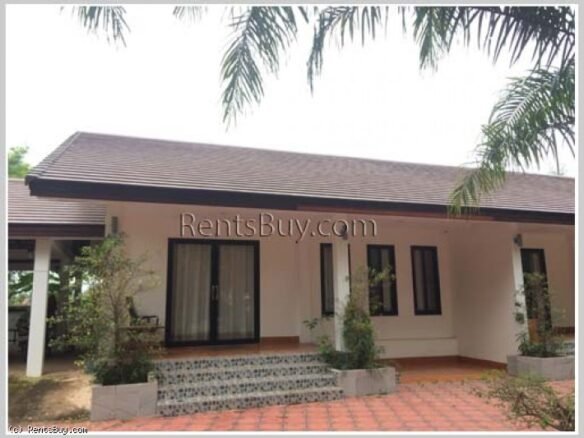 3714-Pretty rowed house with swimming pool and near Huakhua market for rent.
