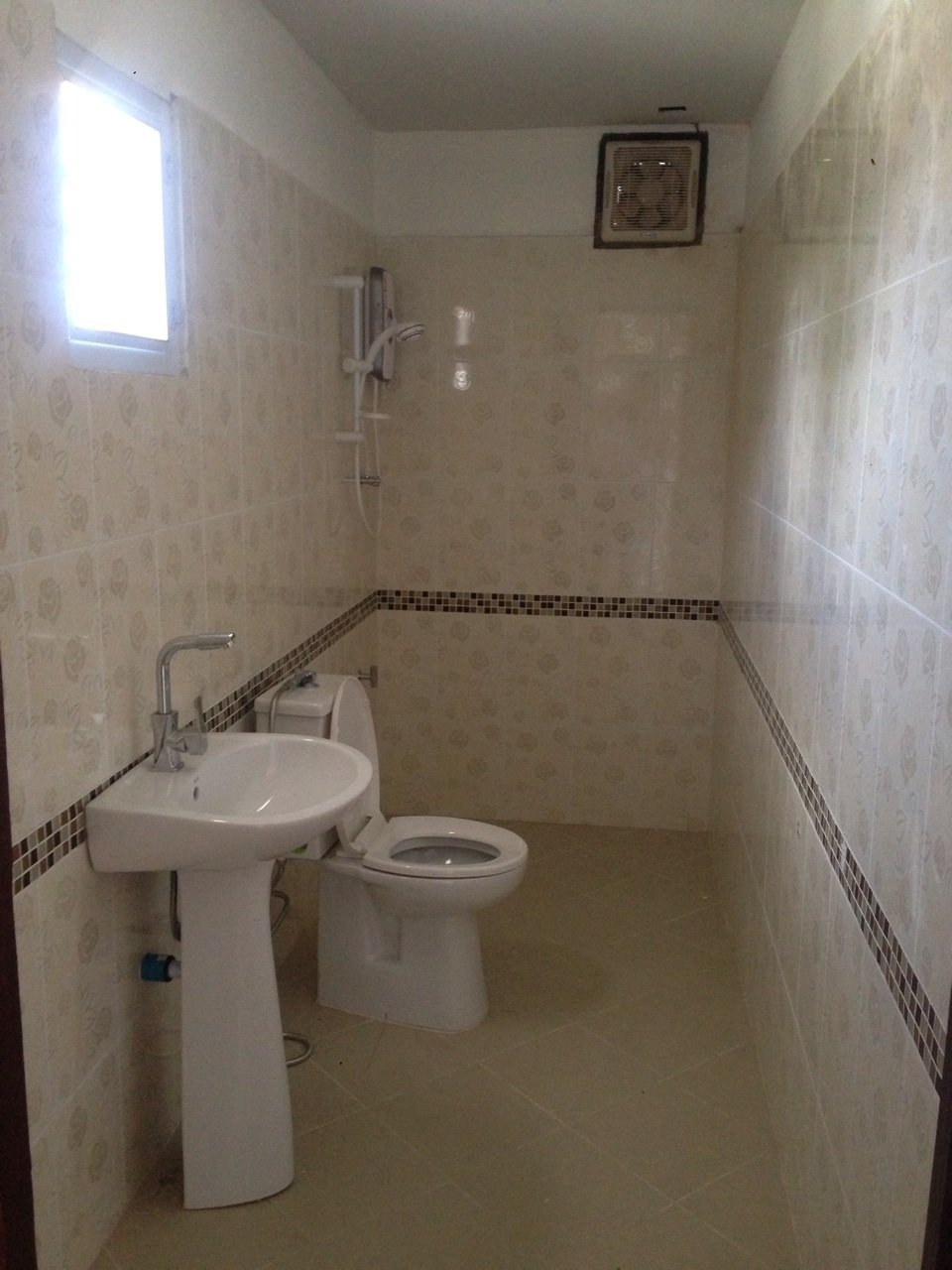 ID: 2811 – Serviced Apartment with swimming pool near Mercure Hotel.