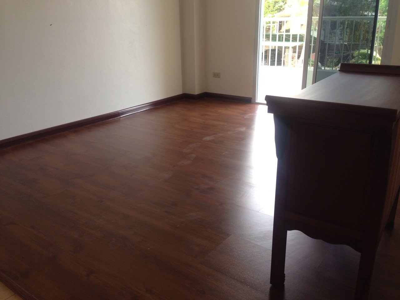 ID: 2811 – Serviced Apartment with swimming pool near Mercure Hotel.