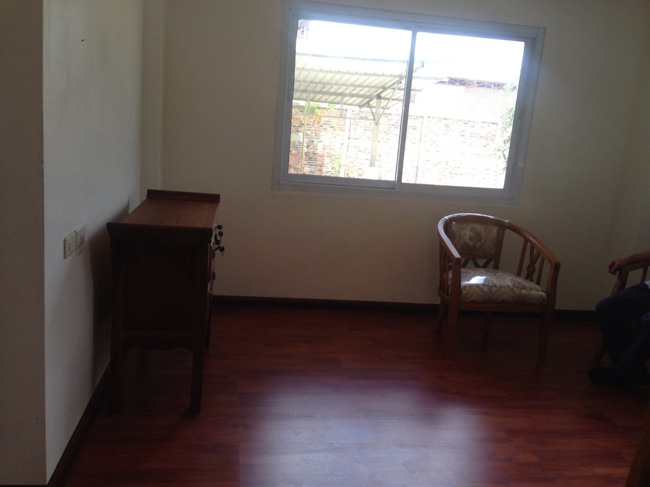 ID: 2811 – Serviced Apartment with swimming pool near Mercure Hotel.