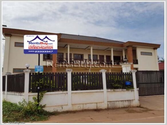 4111 – Rowed house for rent near Thongpong Optical Hospital.