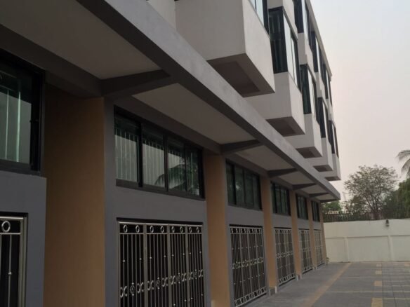ID: 3220 – New apartment with fully furnished and sizable packing space for rent.