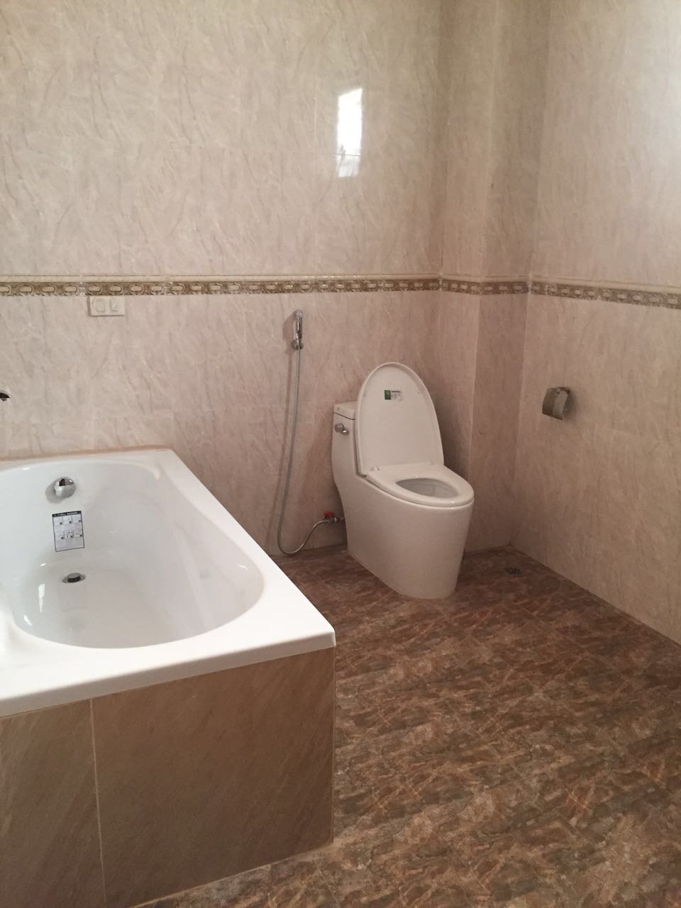 Apartment-for-rent-Sisattanak-Vientiane-Lao20160709_1996 ID: 3220 – New apartment with fully furnished and sizable packing space for rent.