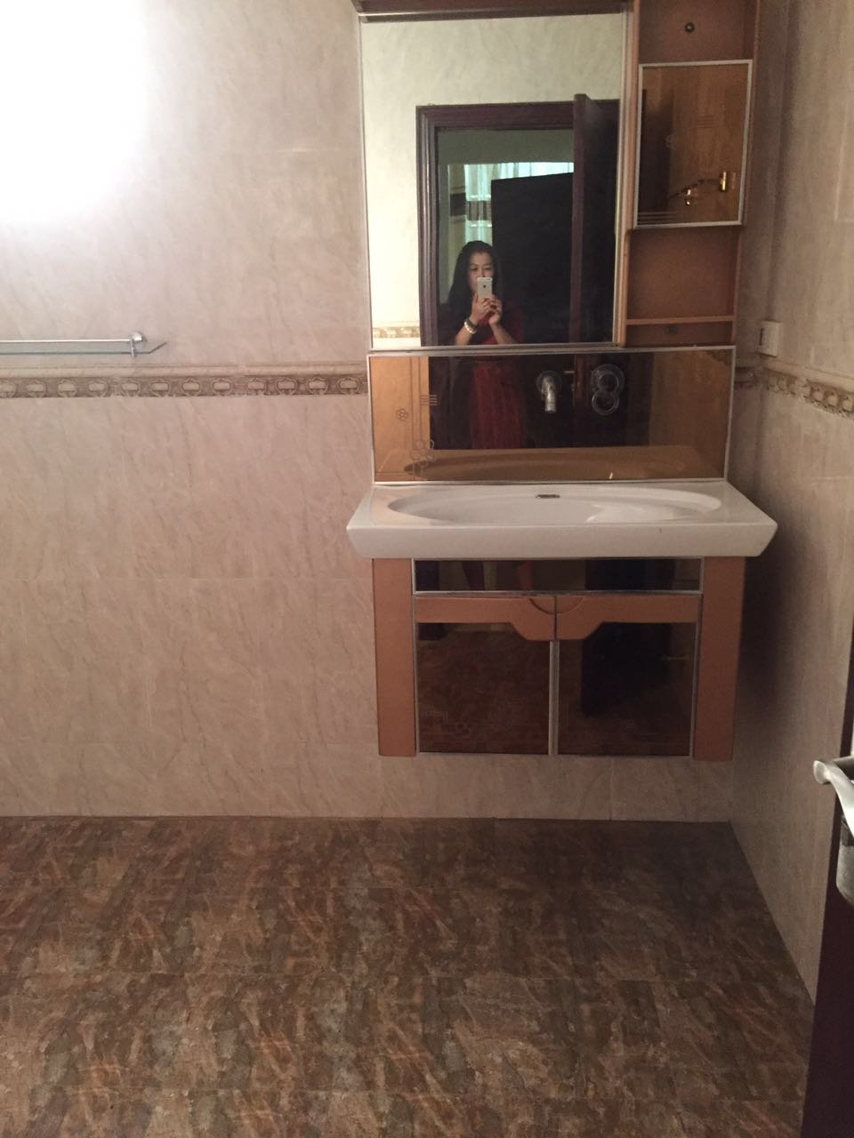 Apartment-for-rent-Sisattanak-Vientiane-Lao20160709_1997 ID: 3220 – New apartment with fully furnished and sizable packing space for rent.