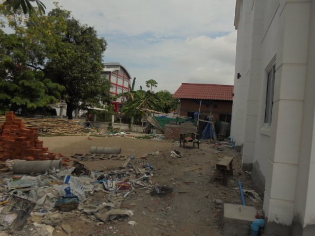 640