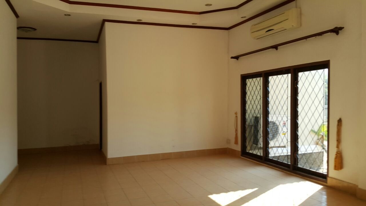 House-for-sale-Chanthabouly-Vientiane-Lao_03 ID: 2046 – Villa house for sale with large garden near Huayhong Market