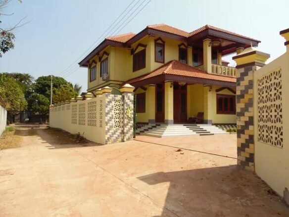 ID: 1305 New House for sale in town