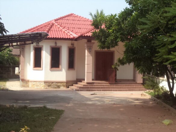 ID: 544 – Modern villa house in quiet area by pave road at Huayhong Village