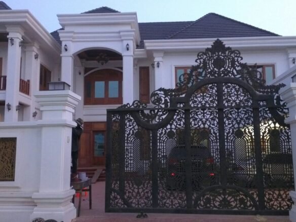 ID: 508 – Luxury house in center for sale