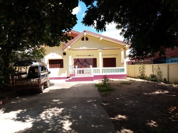 4935 – 4 rooms at Affordable house near Vientiane International School for rent