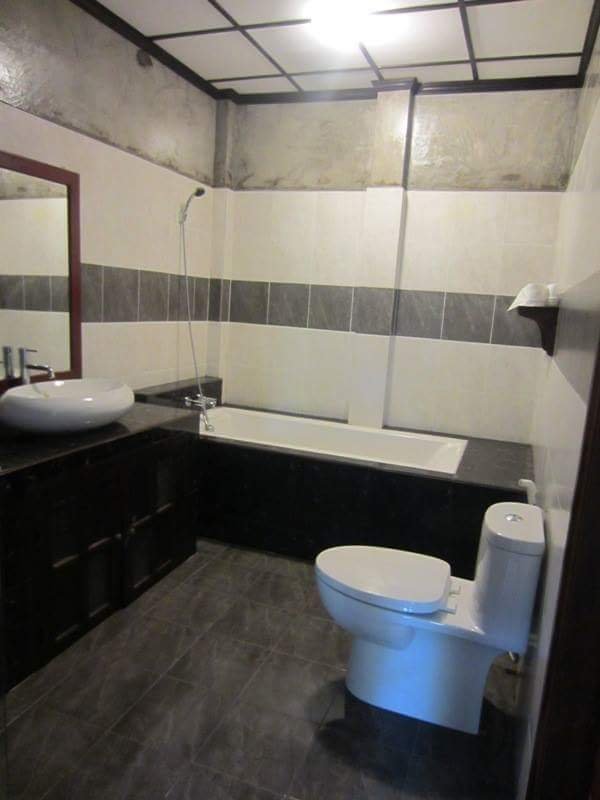 ID: 3139 – Lao contemporary house with large shady garden for rent.