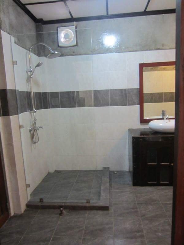 ID: 3139 – Lao contemporary house with large shady garden for rent.