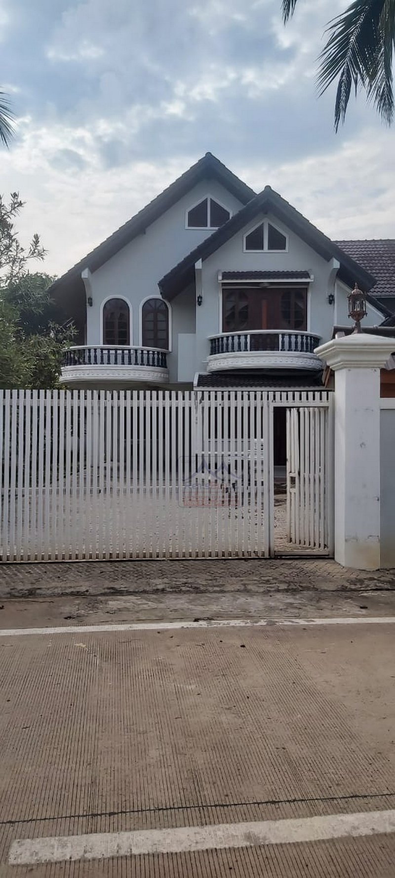 ID: 1114 – The modern House for rent with swimming pool