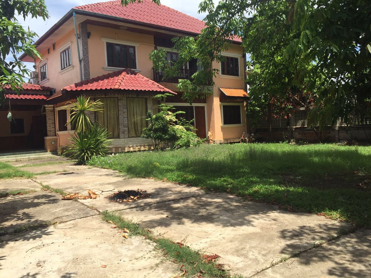 ID: 3179 – Dream house with large garden in diplomatic area
