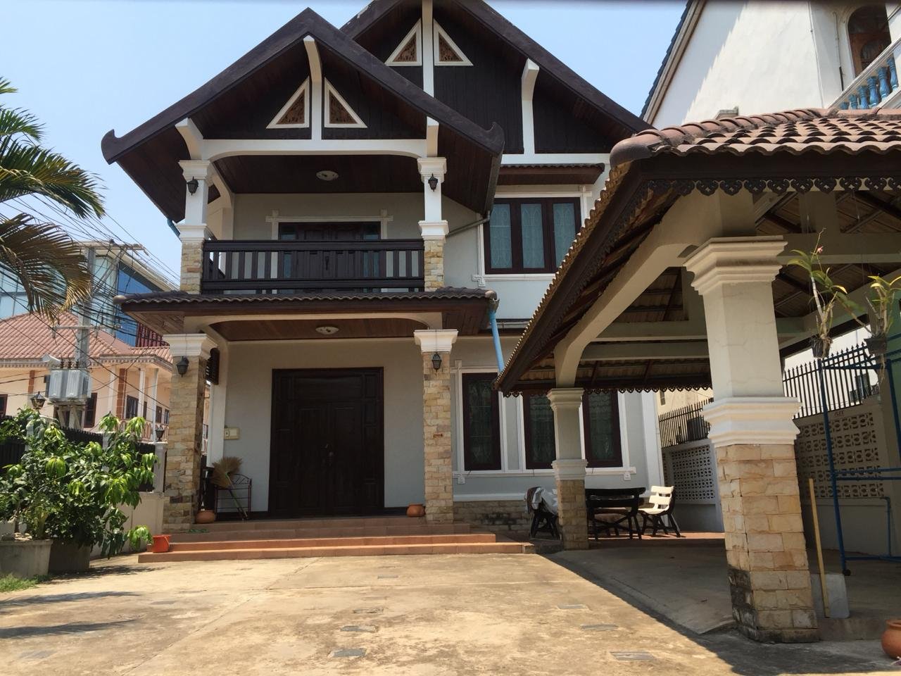 1 ID: 4313 – Lao style house near 23 Singha Park and Sengdara Fitness for rent