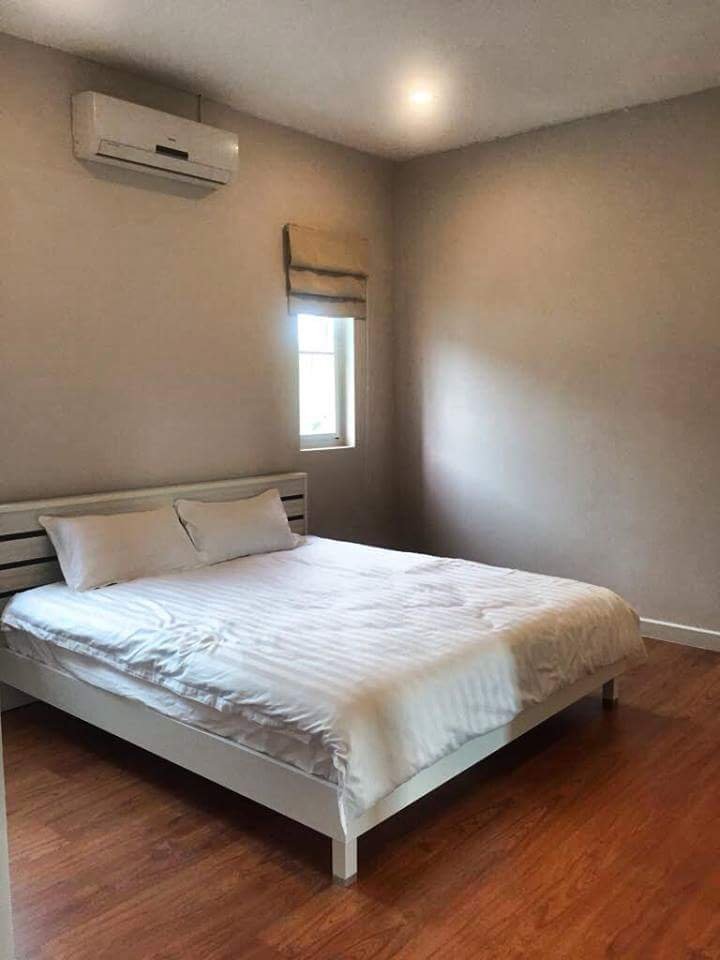10 ID: 4191 – The beautiful house next to concrete road and swimming pool for rent
