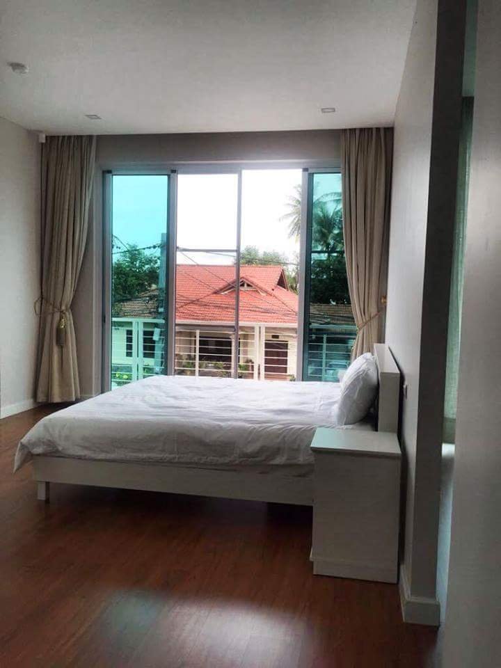 14 ID: 4191 – The beautiful house next to concrete road and swimming pool for rent